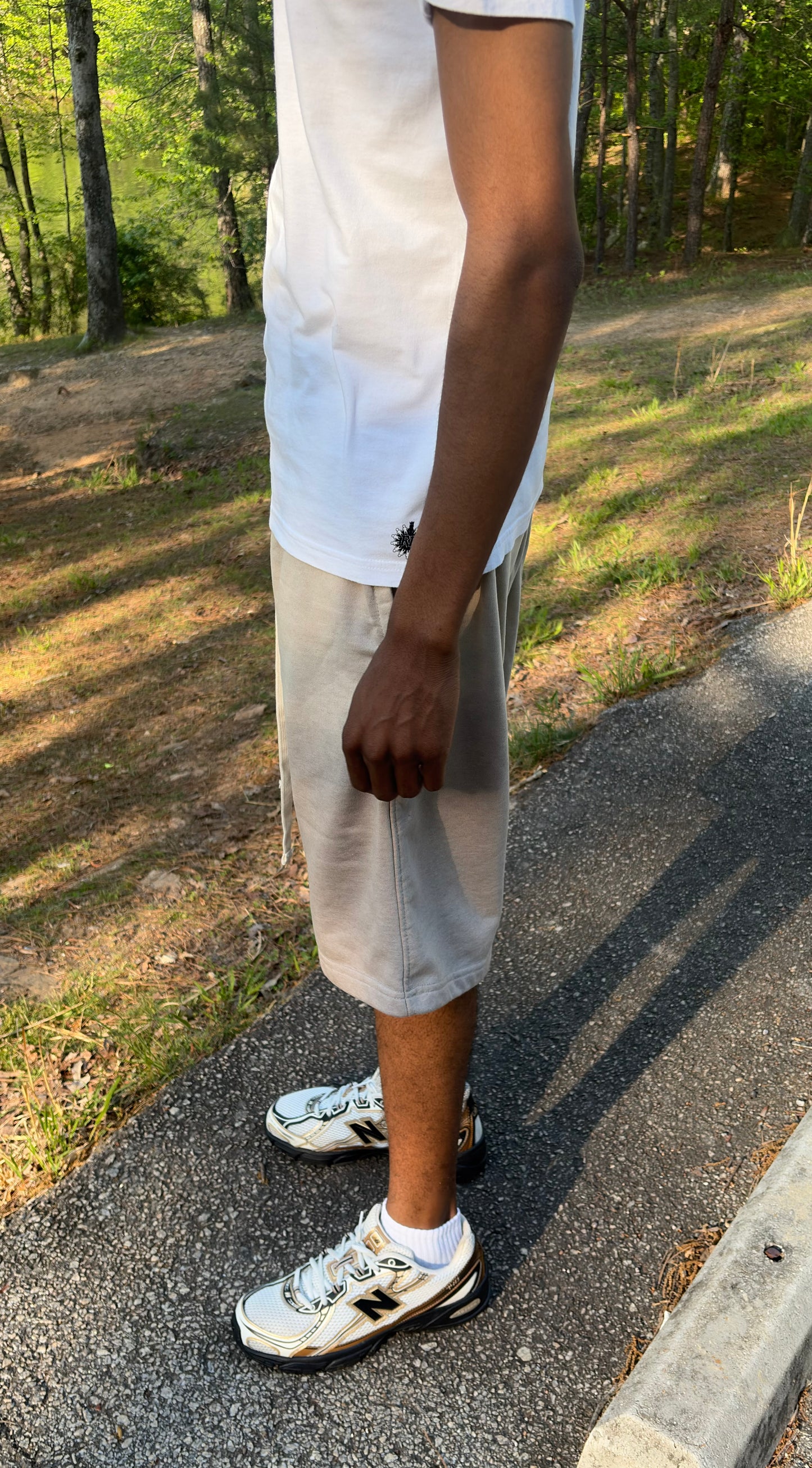 NEW! white “RB essential” T-shirt