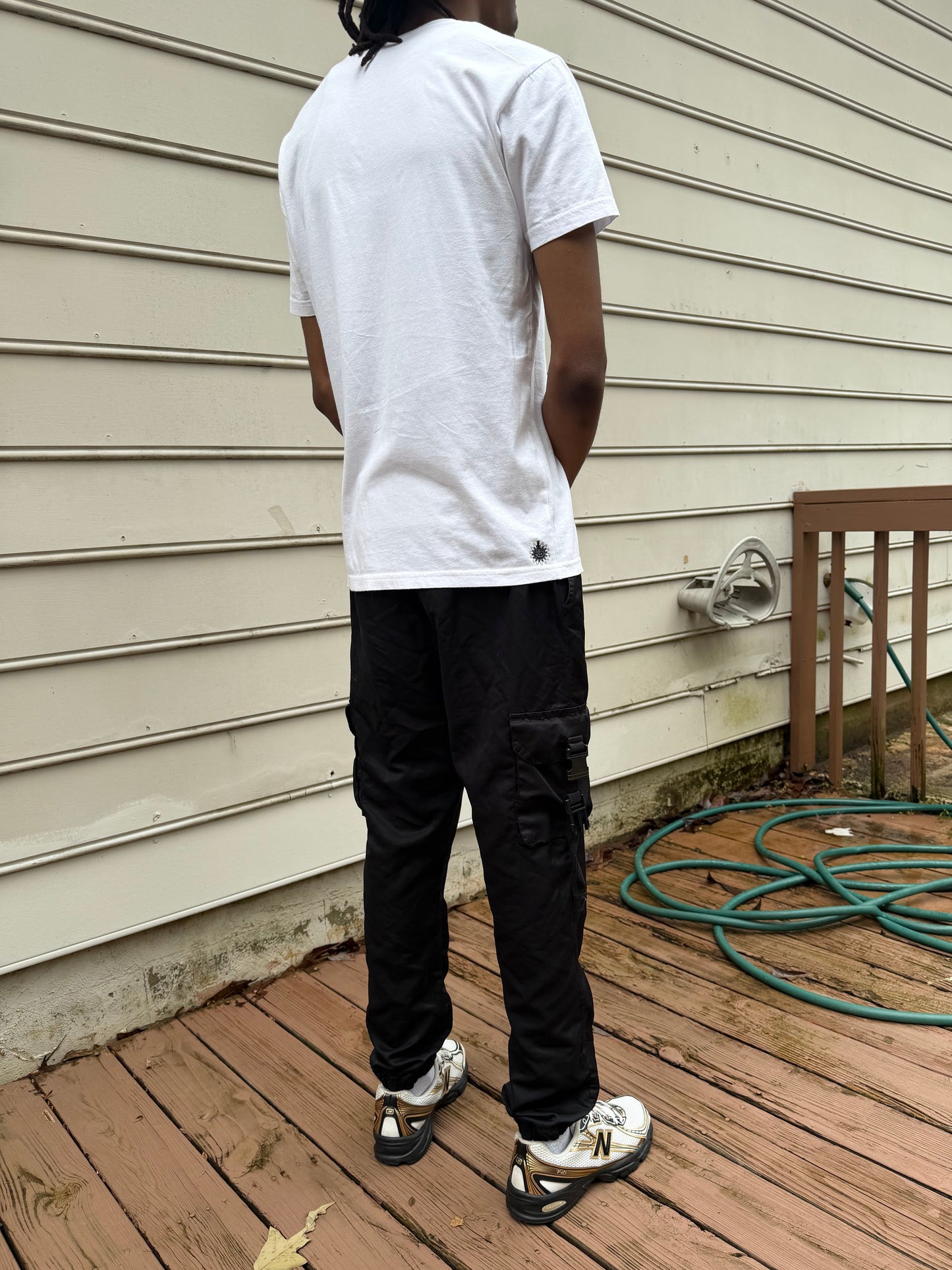 NEW! white “RB essential” T-shirt